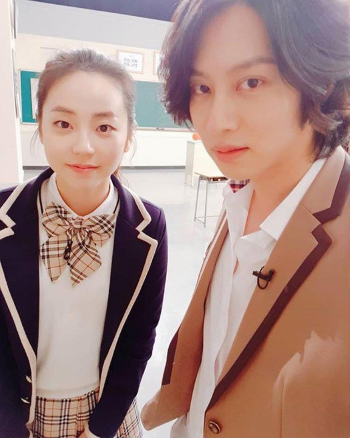 Heechul đích thực là fan boy cuồng nhiệt của ITZY và các cô gái nhà JYP Ảnh 1