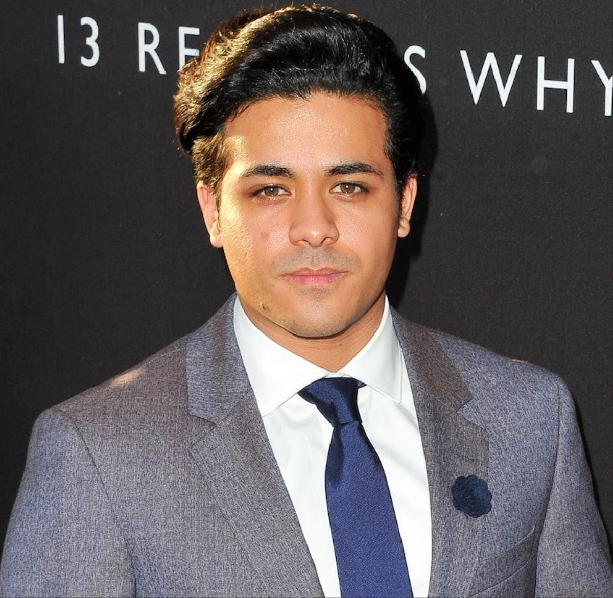 Christian Navarro của '13 Reasons Why' muốn đóng vai hoàng tử Eric trong phim 'Nàng tiên cá'? Ảnh 1