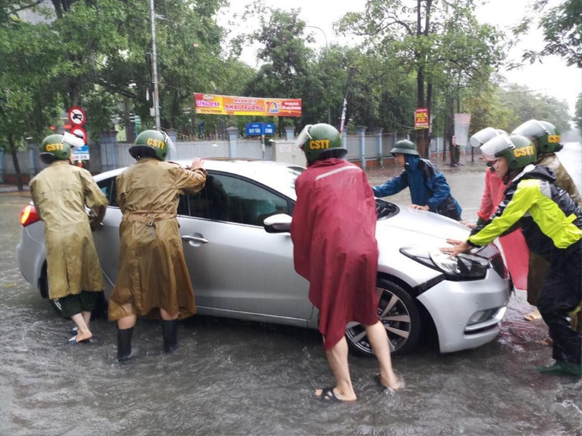 Mưa lớn gây sạt lở nghiêm trọng, lên phương án di dời hàng chục hộ dân Ảnh 3