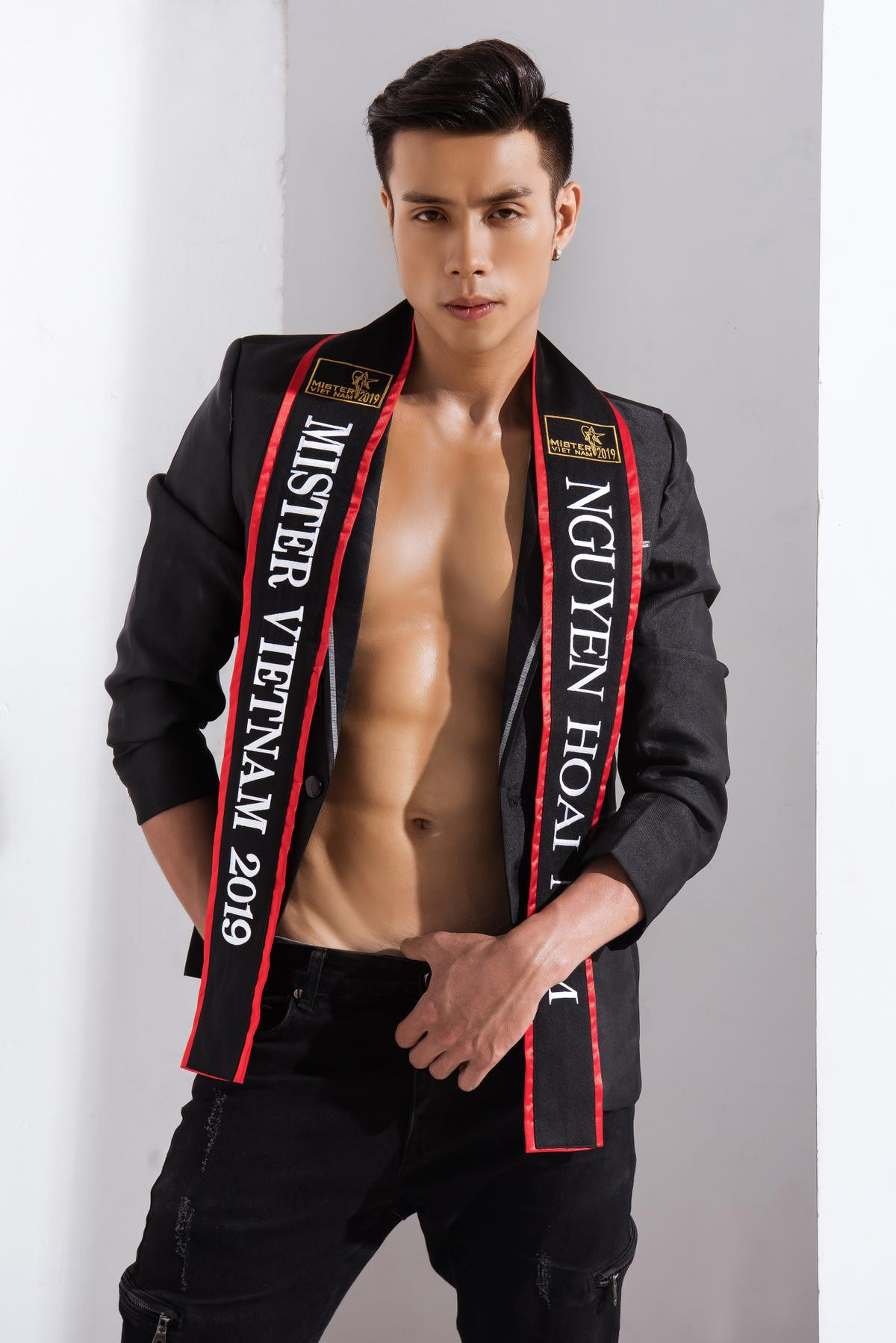 Hành trình giảm 25 kg từ anh bụng phệ đến nam thần 6 múi của thí sinh Mister Việt Nam 2019 Ảnh 3