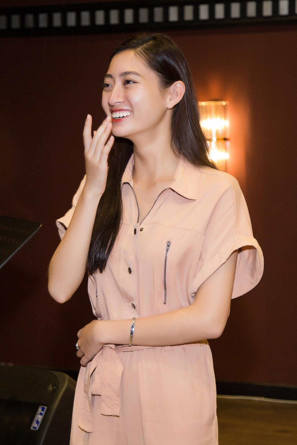 Rộ tin đồn hoa hậu Lương Thùy Linh làm lại răng sau 1 tháng đăng quang Miss World Vietnam Ảnh 3