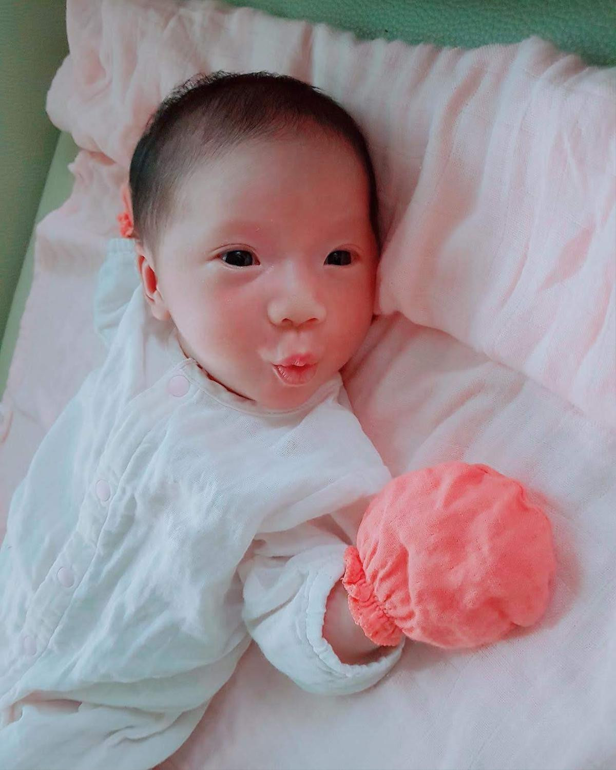 Cùng điểm mặt 4 'hot baby Việt' lứa sau của Xoài Đậu Cam đang làm mưa làm gió trên mạng xã hội Ảnh 4