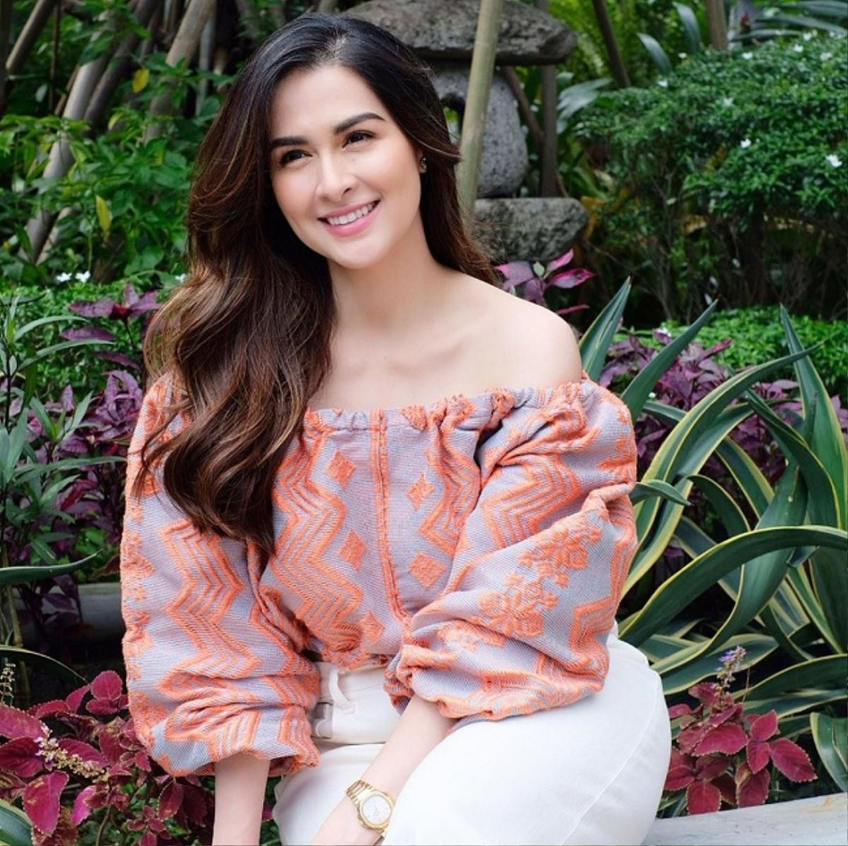 Mỹ nhân đẹp nhất Philippines Marian Rivera mướt mát khoe vai trần và eo thon Ảnh 1