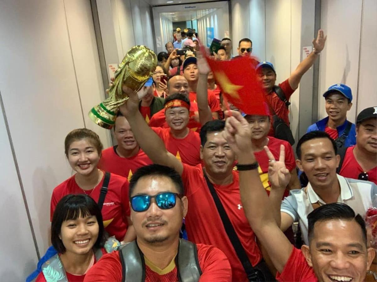 Không khí cuồng nhiệt trước vòng loại World Cup 2022 bảng G: Đội tuyển Việt Nam phủ đỏ SVĐ Thái Lan Ảnh 5