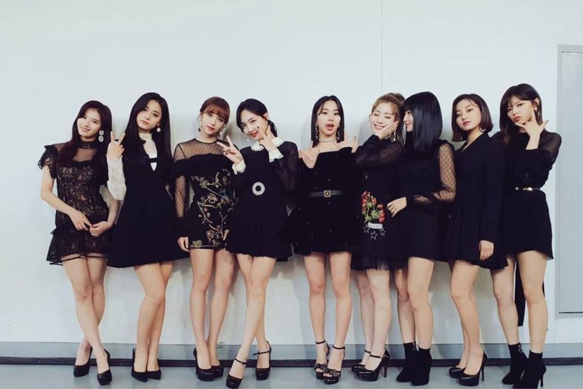 Màn comeback tại quê nhà còn chưa lên sóng, Twice đã rục rịch công phá xứ hoa Anh Đào bằng album mới Ảnh 3