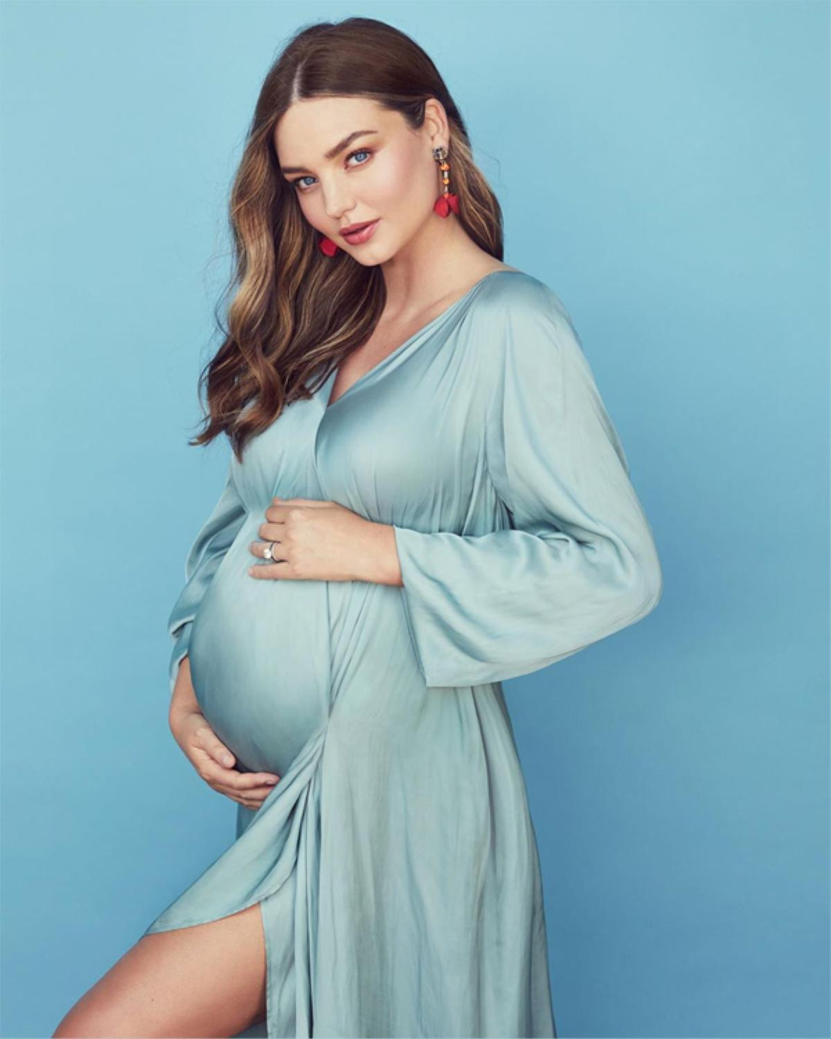 Bầu vượt mặt mà Miranda Kerr vẫn diện váy ôm sát rạt, mang giày cao gót tuyệt đẹp Ảnh 5