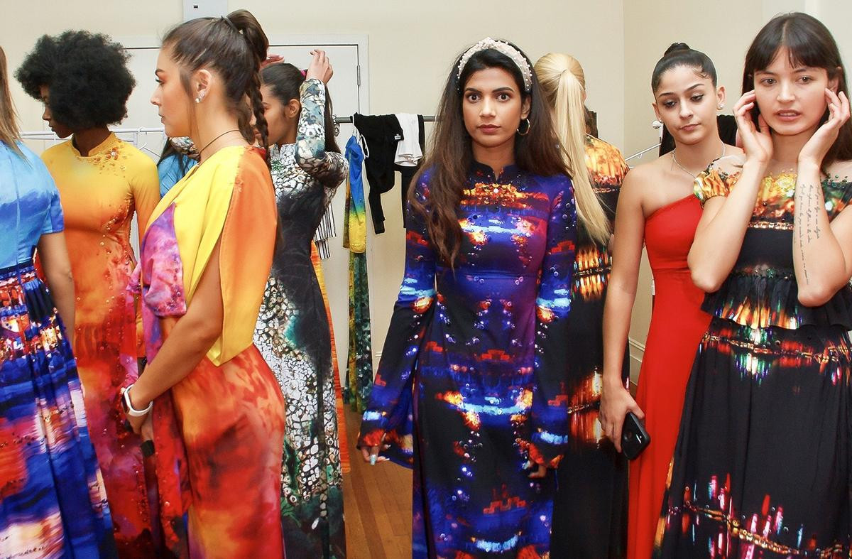 New York Couture Fashion Week: Hoa hậu, siêu mẫu quốc tế casting show của NTK Việt Ảnh 9