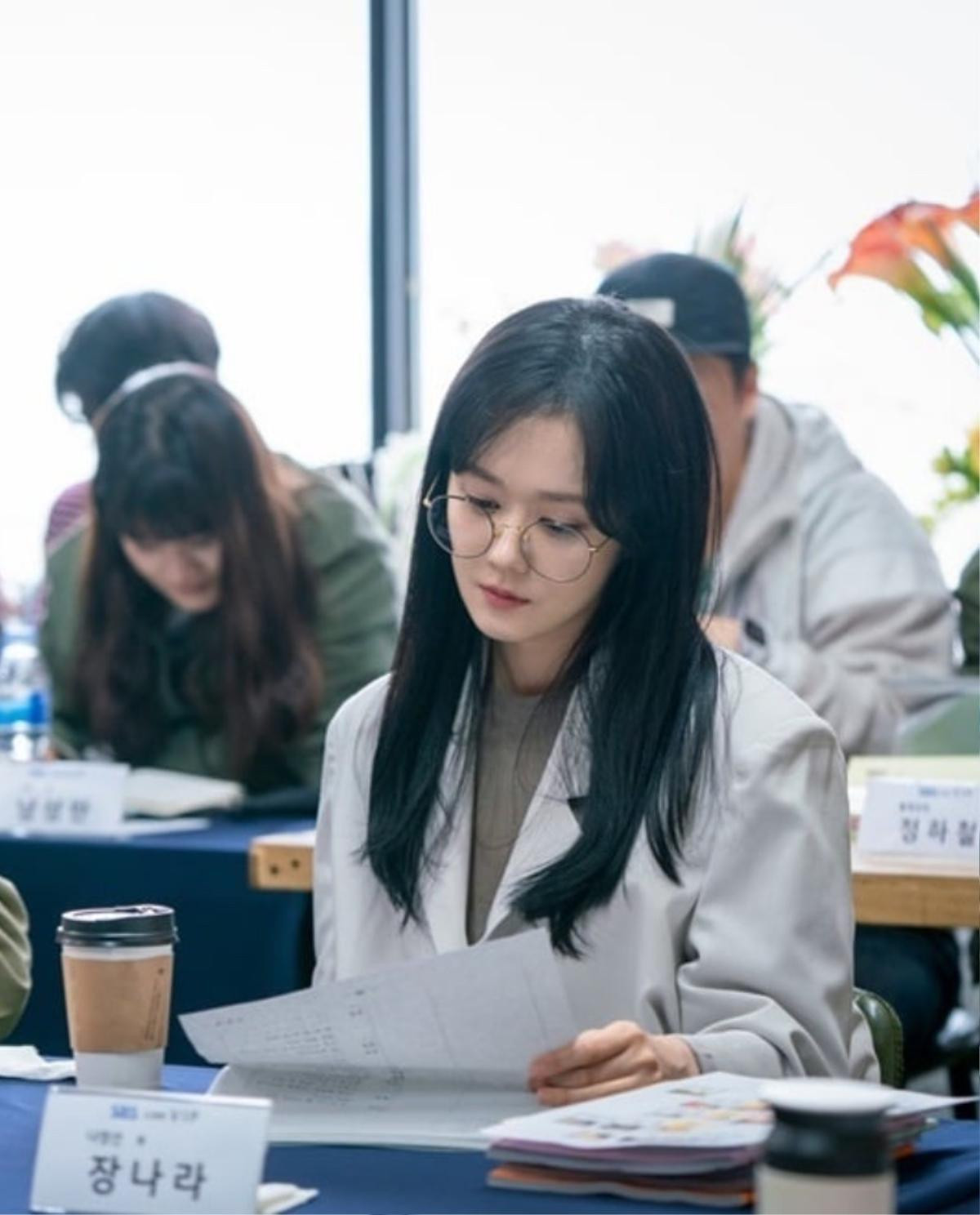 'Ma cà rồng' Jang Nara vừa đăng ảnh trẻ đẹp lên MXH, hai diễn viên nam này đã vội bình luận Ảnh 7