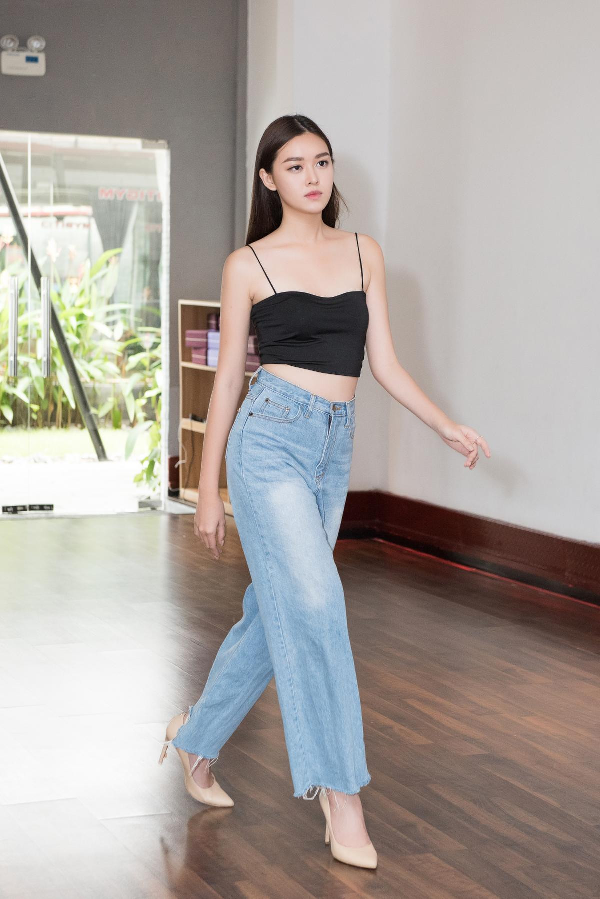 Trực tiếp dạy catwalk, Hoa hậu Quốc tế tặng Tường San bí quyết đăng quang Miss International 2019 Ảnh 8