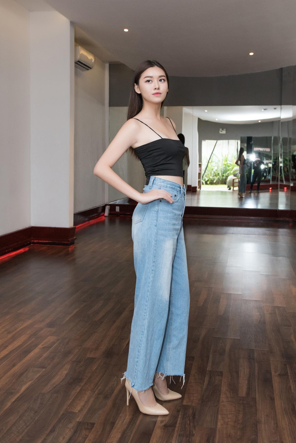 Trực tiếp dạy catwalk, Hoa hậu Quốc tế tặng Tường San bí quyết đăng quang Miss International 2019 Ảnh 7