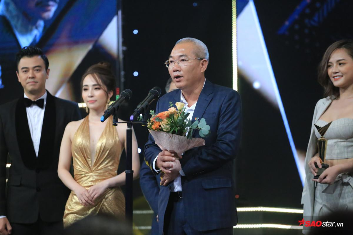 Clip: Dàn diễn viên 'Về nhà đi con' phát biểu cảm xúc sau khi thắng lớn tại VTV Awards 2019 Ảnh 2