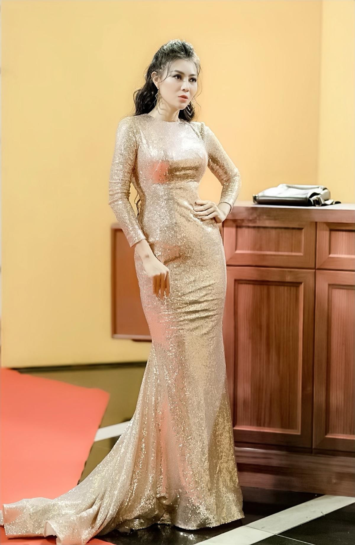 Đinh Hương - Thanh Hương mặc gợi cảm, bùng nổ trên sân khấu VTV Award - Ấn tượng 2019 Ảnh 8