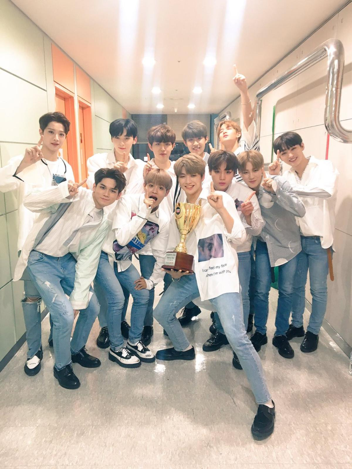 'Flash' đạt 43 triệu view, X1 vượt kỷ lục của Wanna One với 5 cúp sau 12 ngày debut: Knet nói gì? Ảnh 3