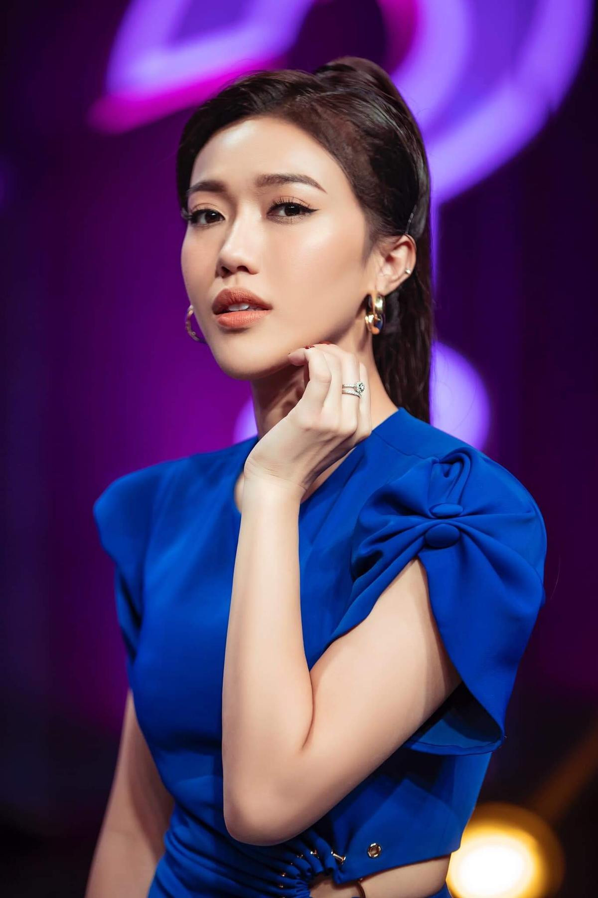 Vừa chinh chiến Miss Universe Việt Nam, Thúy Vân đã dẫn đầu bảng sao đẹp với 2 bộ cánh xuất sắc Ảnh 12