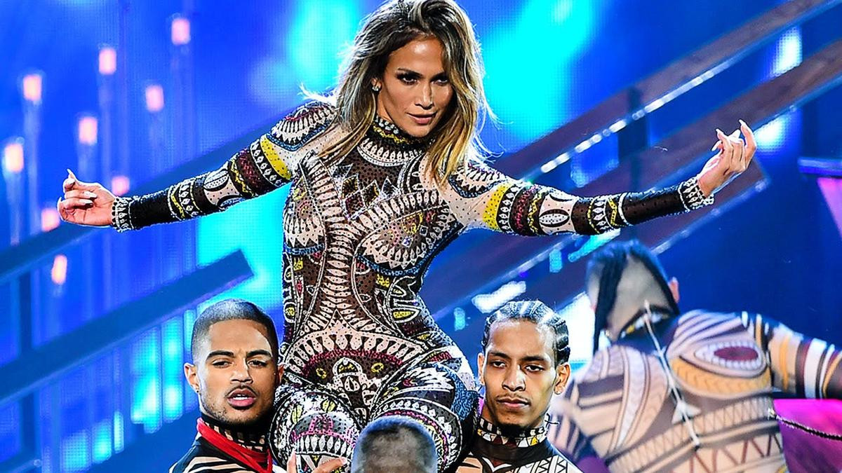 Rihanna chính là gương mặt được bạn đọc dự đoán nắm giữ vai trò 'chủ xị' Super Bowl 2020 Ảnh 4