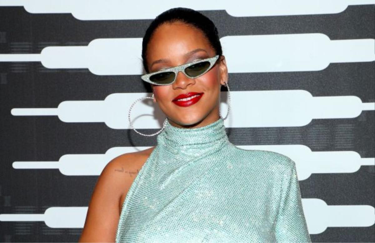 Rihanna chia sẻ bí quyết để trở nên tự tin vào những ngày 'đen tối' Ảnh 1