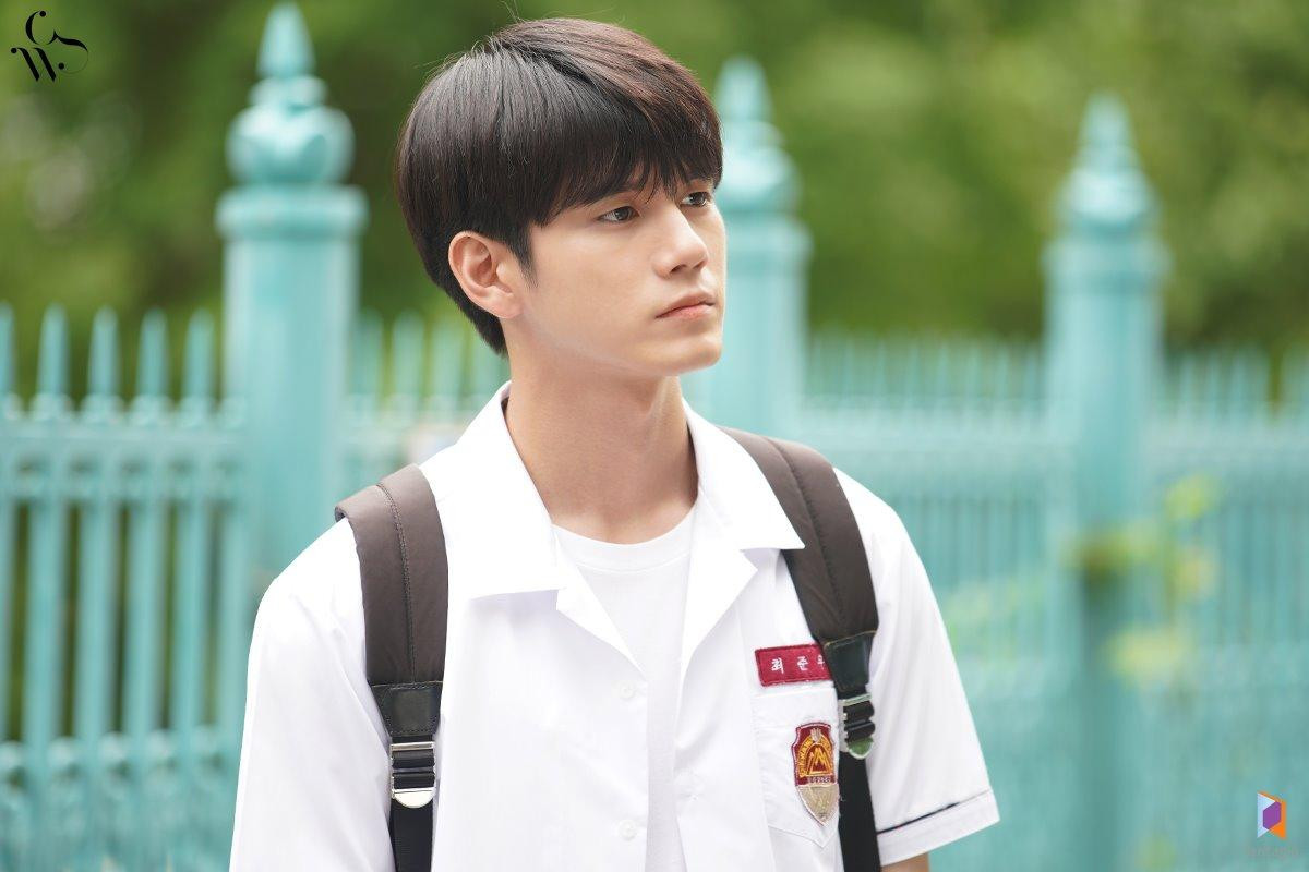 100 kiểu ảnh đẹp của Ong Seong Woo và Moon Bin (ASTRO) trong 'Khoảnh khắc tuổi 18' Ảnh 36