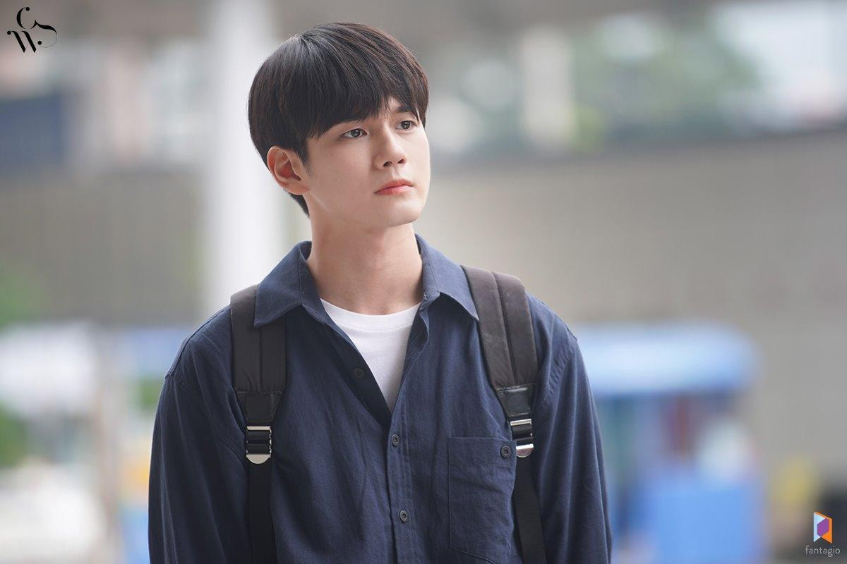 100 kiểu ảnh đẹp của Ong Seong Woo và Moon Bin (ASTRO) trong 'Khoảnh khắc tuổi 18' Ảnh 58