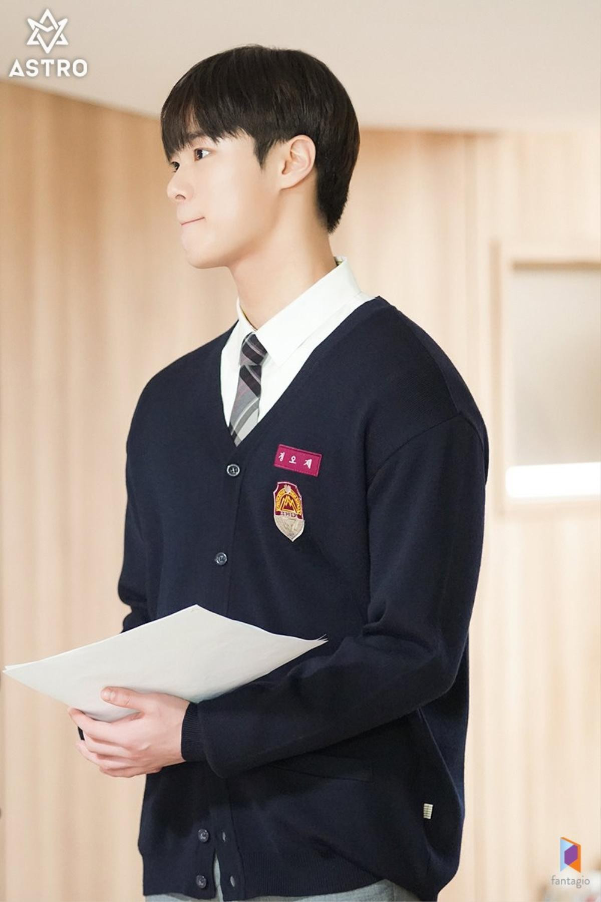 100 kiểu ảnh đẹp của Ong Seong Woo và Moon Bin (ASTRO) trong 'Khoảnh khắc tuổi 18' Ảnh 13