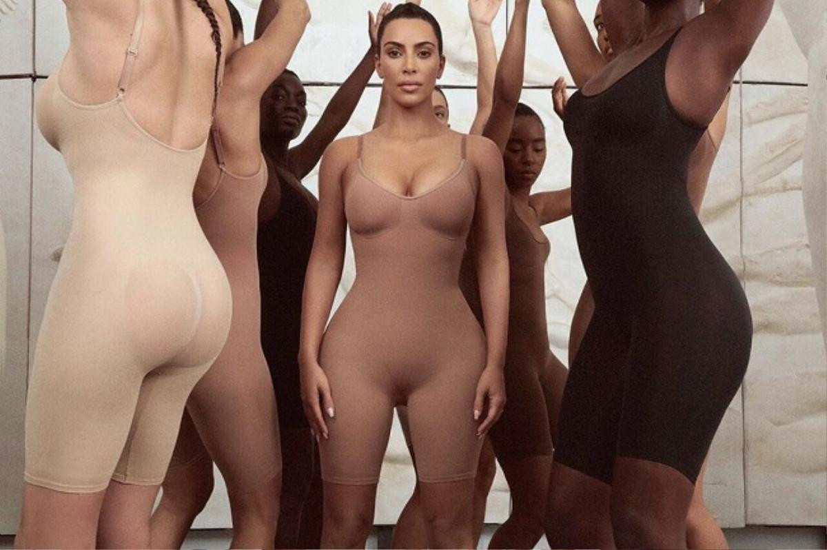 BST nội y định hình của Kim Kardashian vừa tung ra trong vòng một ngày đã thu được hơn 46 tỷ đồng Ảnh 1