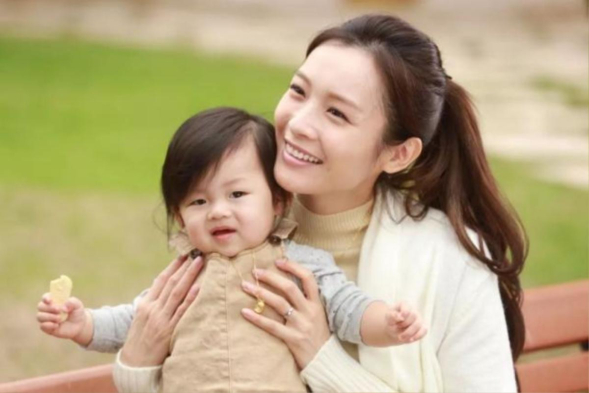 Lý Giai Tâm bị phong sát không có cơ hội đóng 'Baby đến rồi 2', TVB sắp xếp cho Mã Quốc Minh - Sầm Lệ Hương đóng thế Ảnh 1