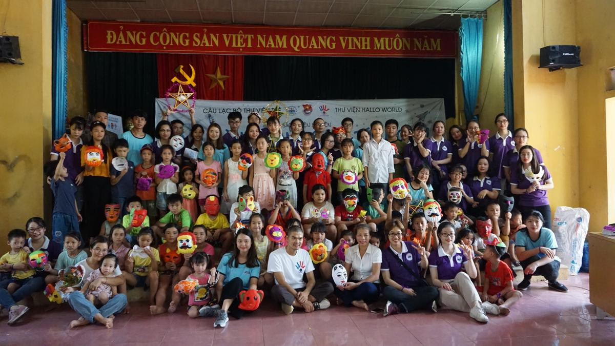 Sinh viên Đại học Luật Hà Nội mang tri thức và yêu thương đến với trẻ em có hoàn cảnh khó khăn trong dịp Tết Trung Thu Ảnh 1