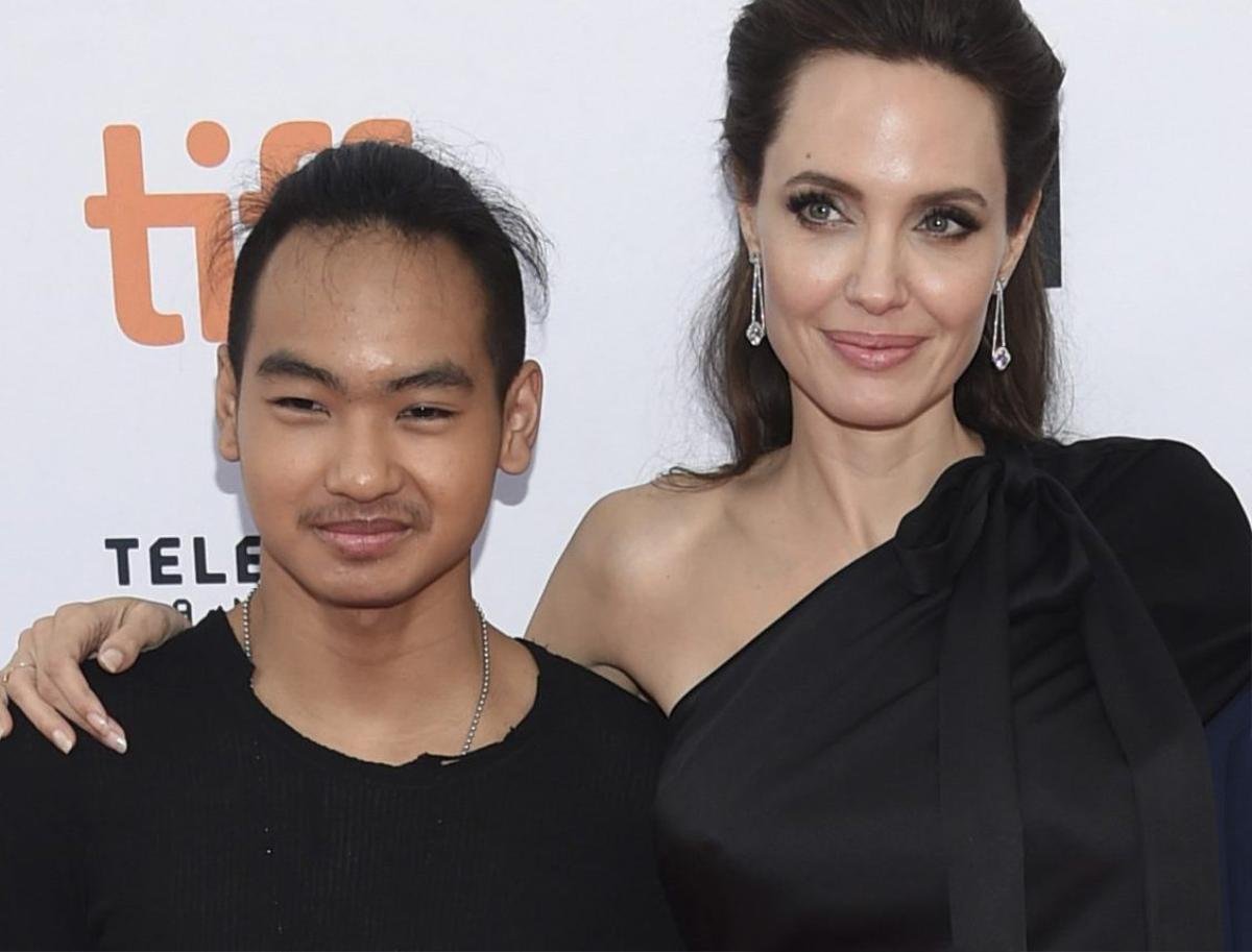 Angelina Jolie nhận nuôi một đứa trẻ khác vì không vượt qua được nỗi nhớ con trai Ảnh 1