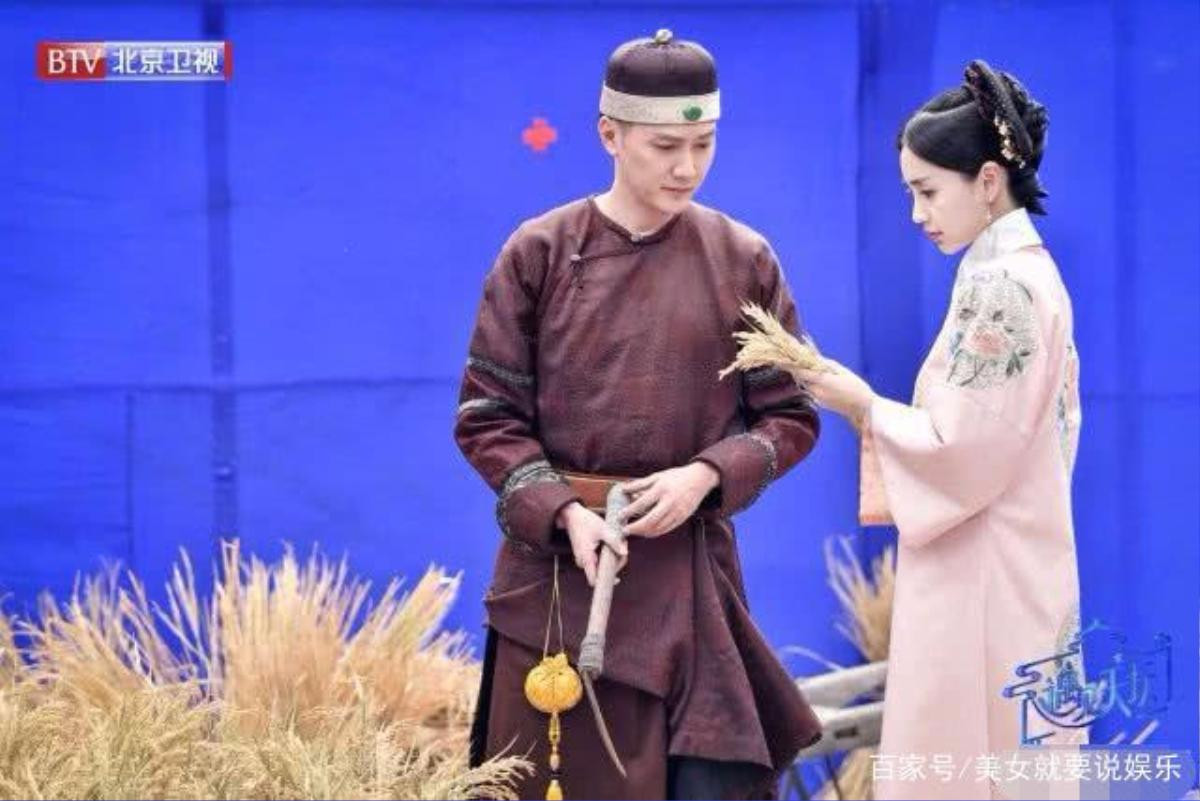 'Gặp gỡ thiên đàn': Angelababy và Phùng Thiệu Phong trong tạo hình cổ trang tái hiện lại hình ảnh của hoàng đế Khang Hi và Hòa Phi Ảnh 11