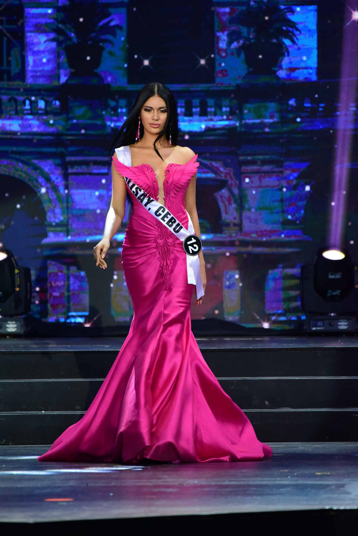 Đọ trình catwalk cùng 5 đối thủ nặng ký nhất Miss Universe 2019: 'Best Catwalk' Hoàng Thùy có đủ sức áp đảo? Ảnh 2