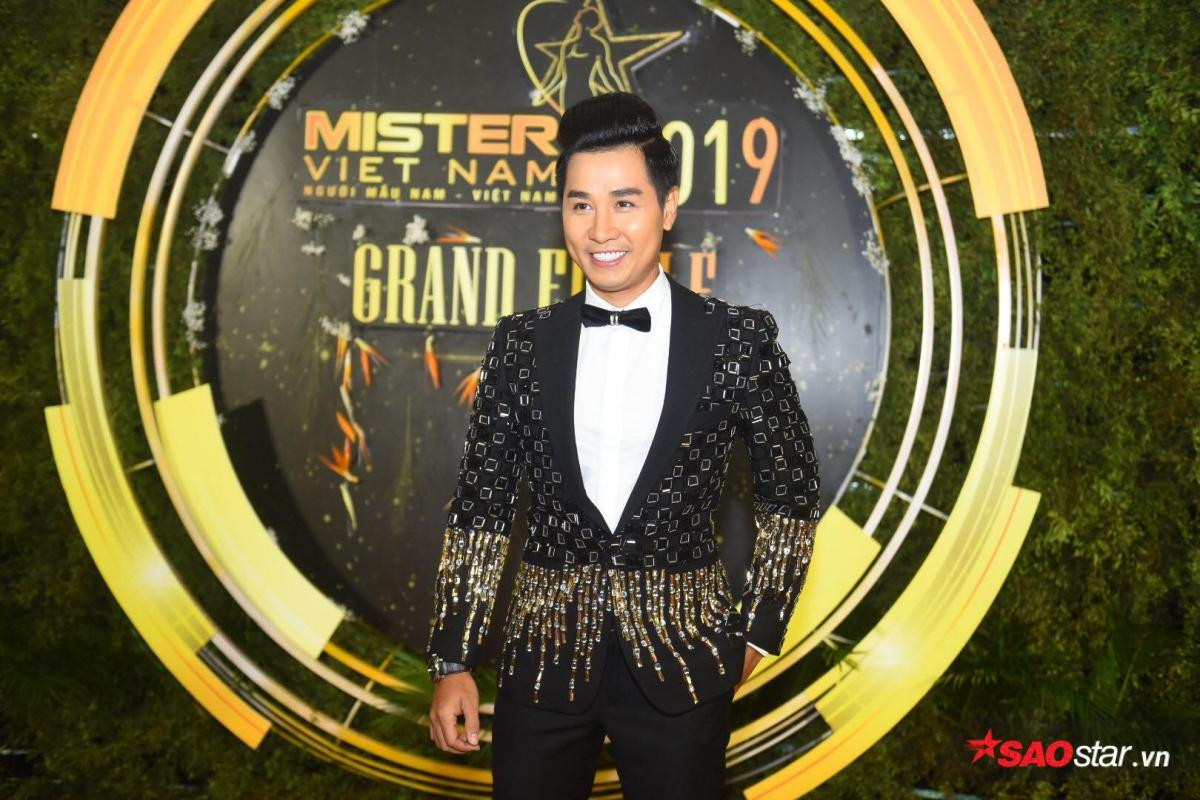 Chung kết Mister Vietnam 2019: DOMINIX 'đánh lẻ', Ngọc Tình 'hộ tống' Khả Trang chiếm spotlight thảm đỏ Ảnh 6