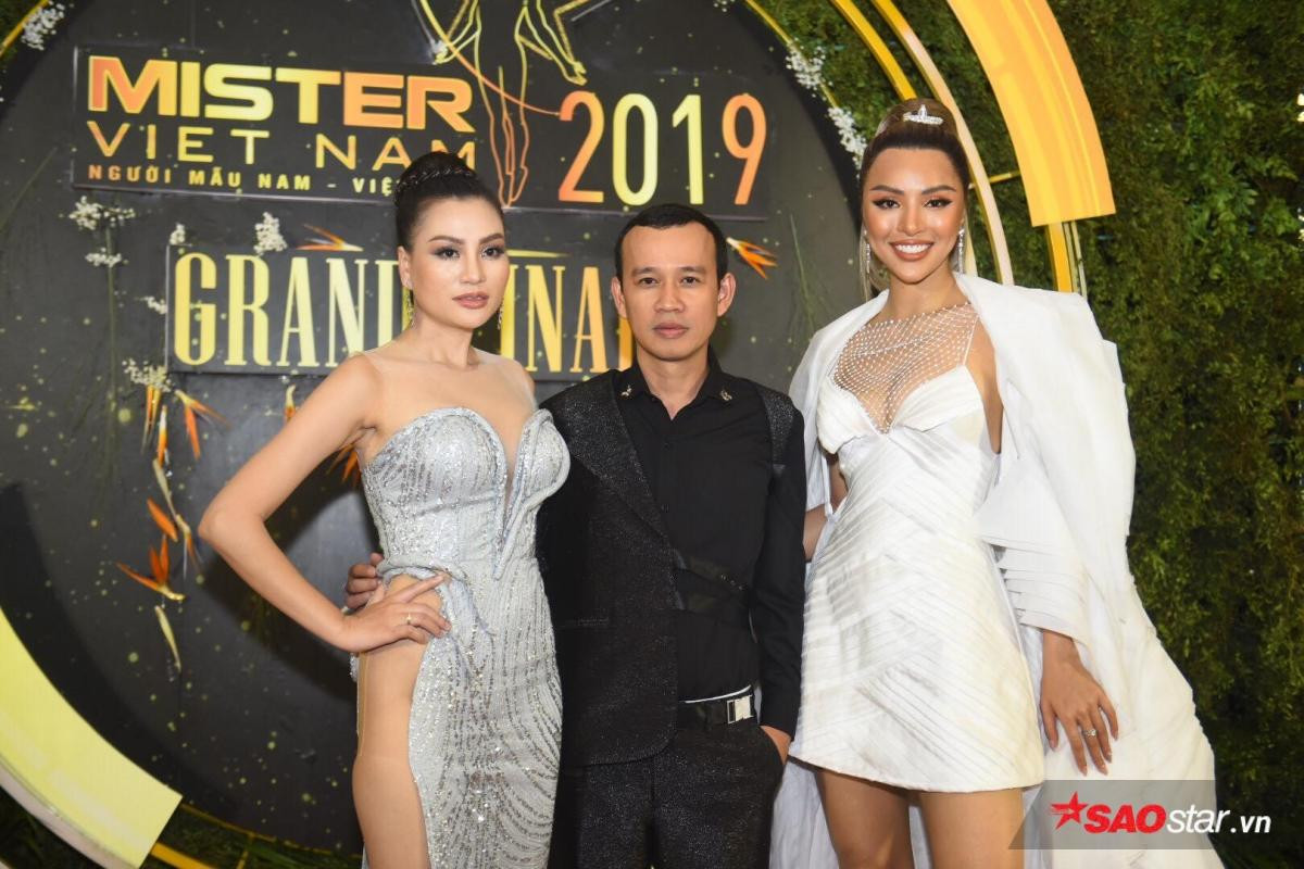 Chung kết Mister Vietnam 2019: DOMINIX 'đánh lẻ', Ngọc Tình 'hộ tống' Khả Trang chiếm spotlight thảm đỏ Ảnh 15