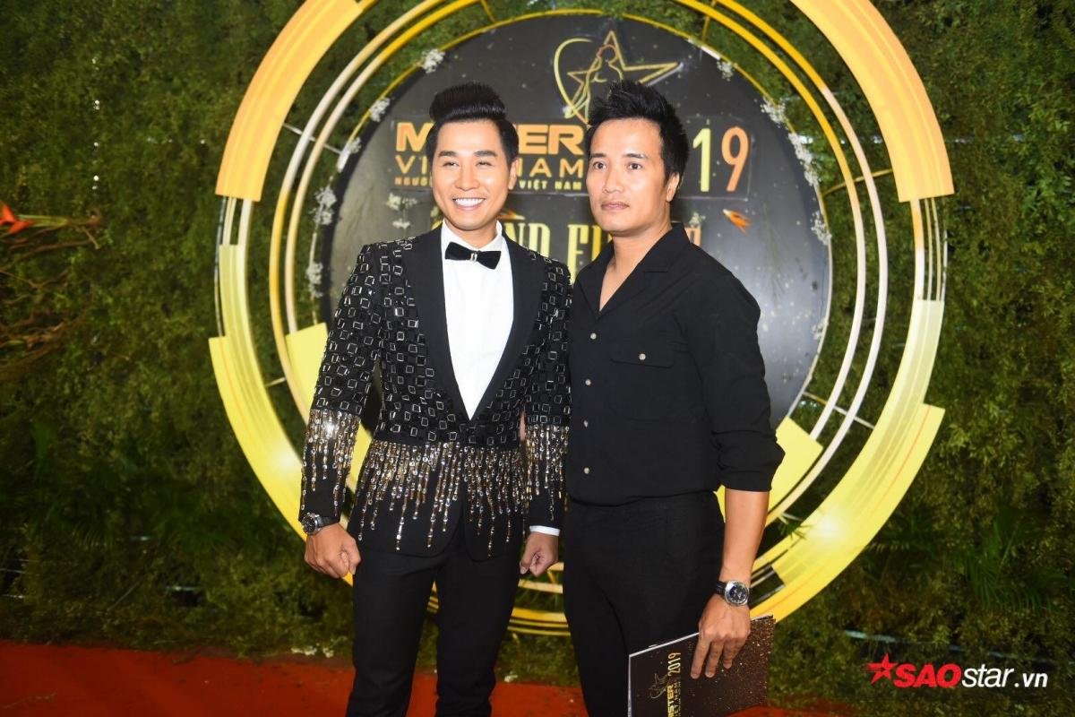 Chung kết Mister Vietnam 2019: DOMINIX 'đánh lẻ', Ngọc Tình 'hộ tống' Khả Trang chiếm spotlight thảm đỏ Ảnh 10