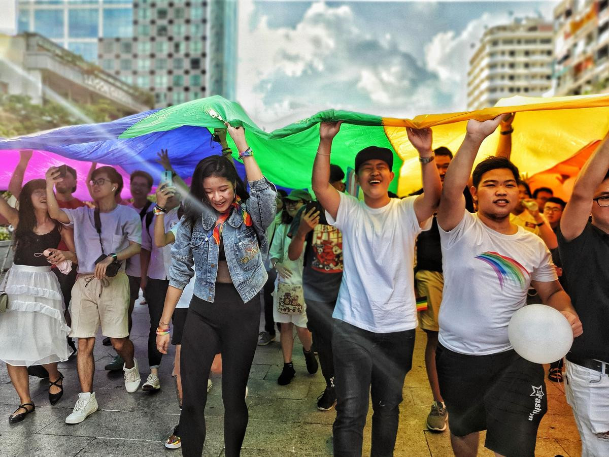 VietPride 2019: 'Đi cùng con cô thấy vui lắm, con của mình chứ con ai đâu mà ghét bỏ' Ảnh 15