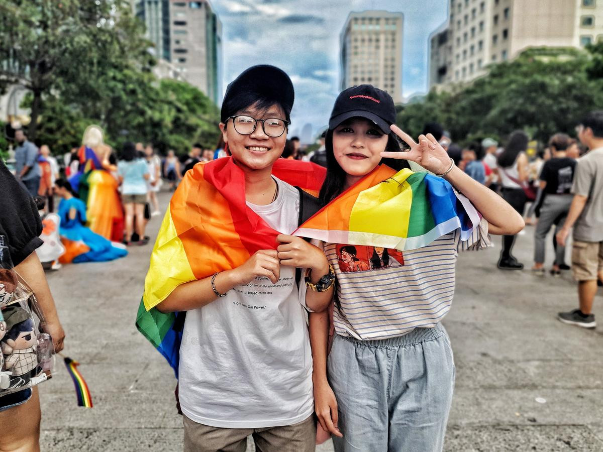 VietPride 2019: 'Đi cùng con cô thấy vui lắm, con của mình chứ con ai đâu mà ghét bỏ' Ảnh 9