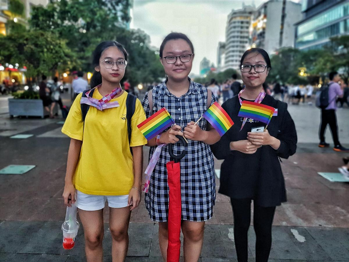 VietPride 2019: 'Đi cùng con cô thấy vui lắm, con của mình chứ con ai đâu mà ghét bỏ' Ảnh 14