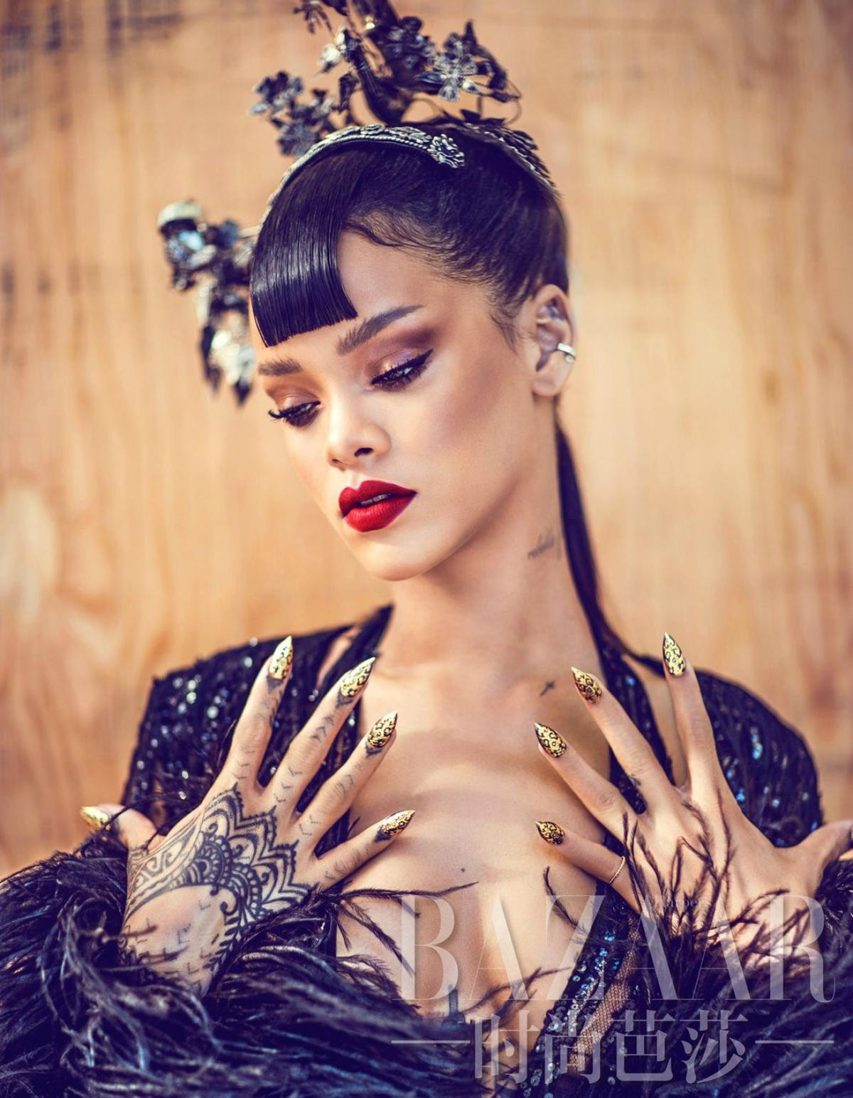 Những MV của Rihanna: Cùng nhìn lại hành trình của nàng 'tắc kè hoa' Hollywood Ảnh 7