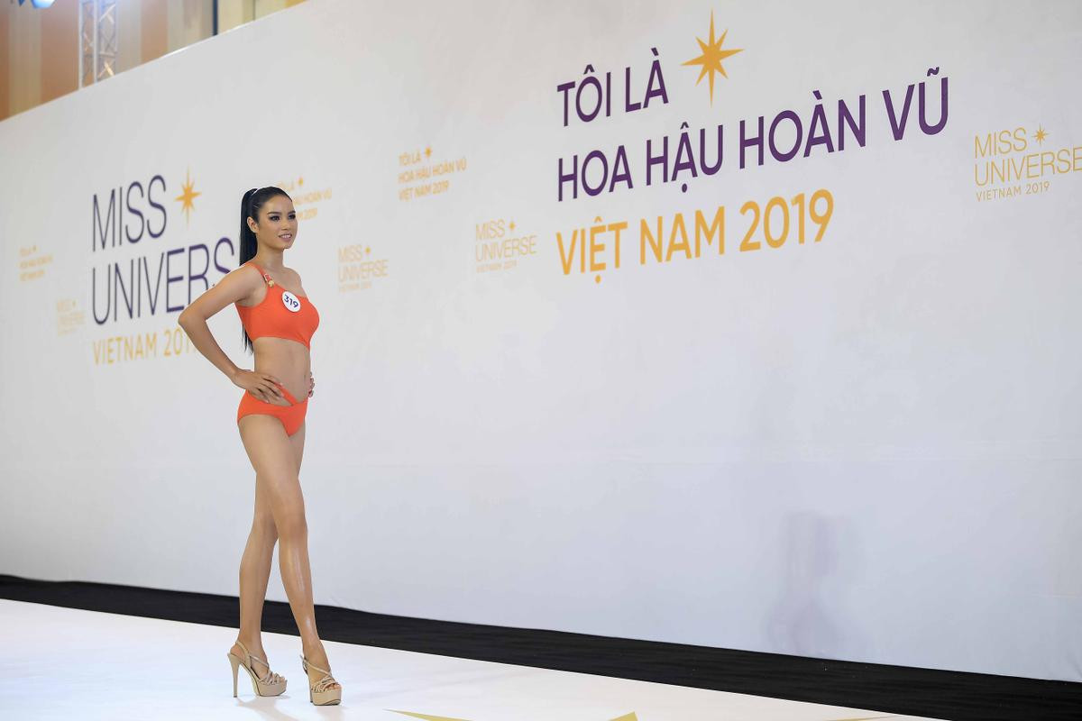 Sơ khảo Miss Universe Vietnam 2019 phía Bắc: Tường Linh khoe vòng eo 53cm 'bỏng mắt', lộ diện nhiều thí sinh nổi bật Ảnh 9