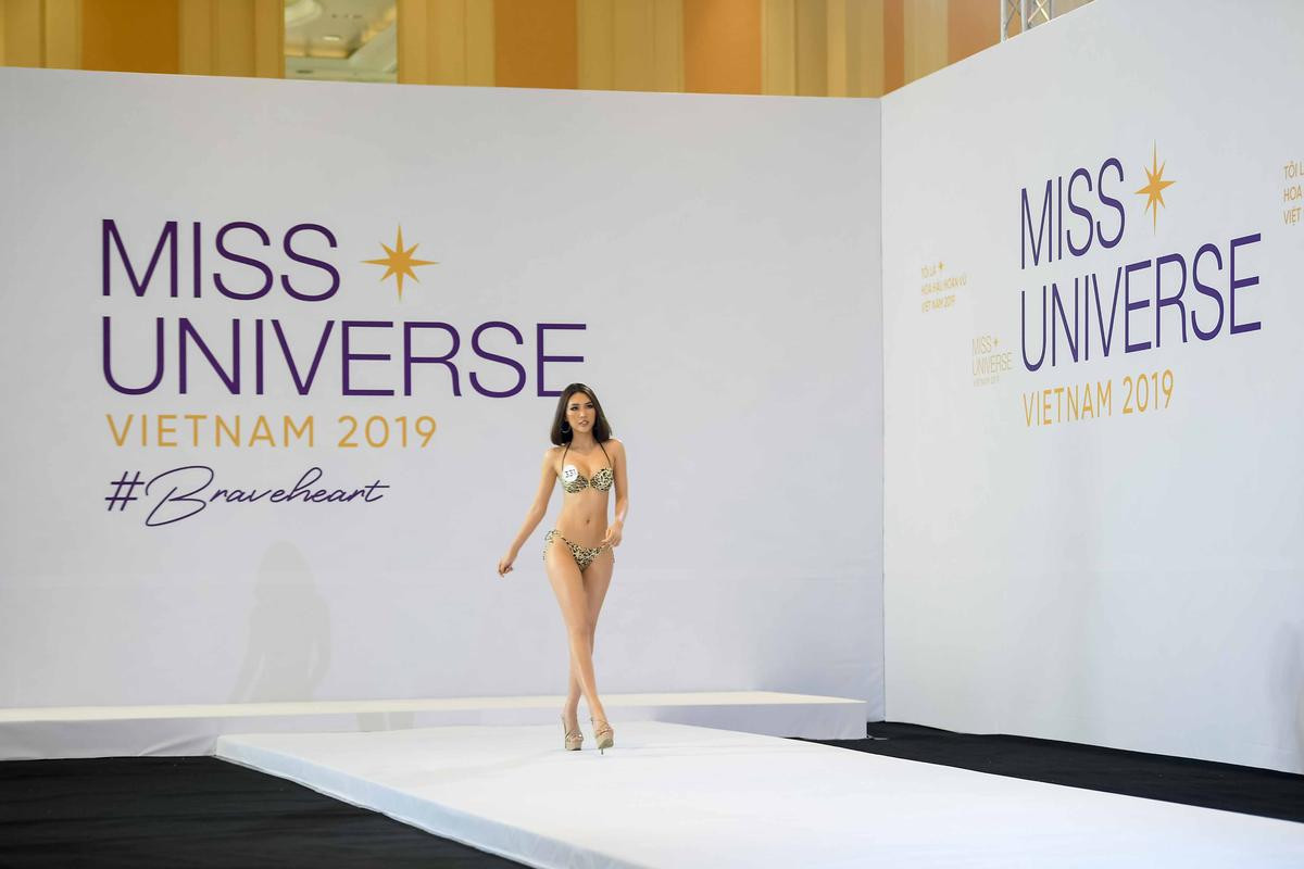 Sơ khảo Miss Universe Vietnam 2019 phía Bắc: Tường Linh khoe vòng eo 53cm 'bỏng mắt', lộ diện nhiều thí sinh nổi bật Ảnh 7