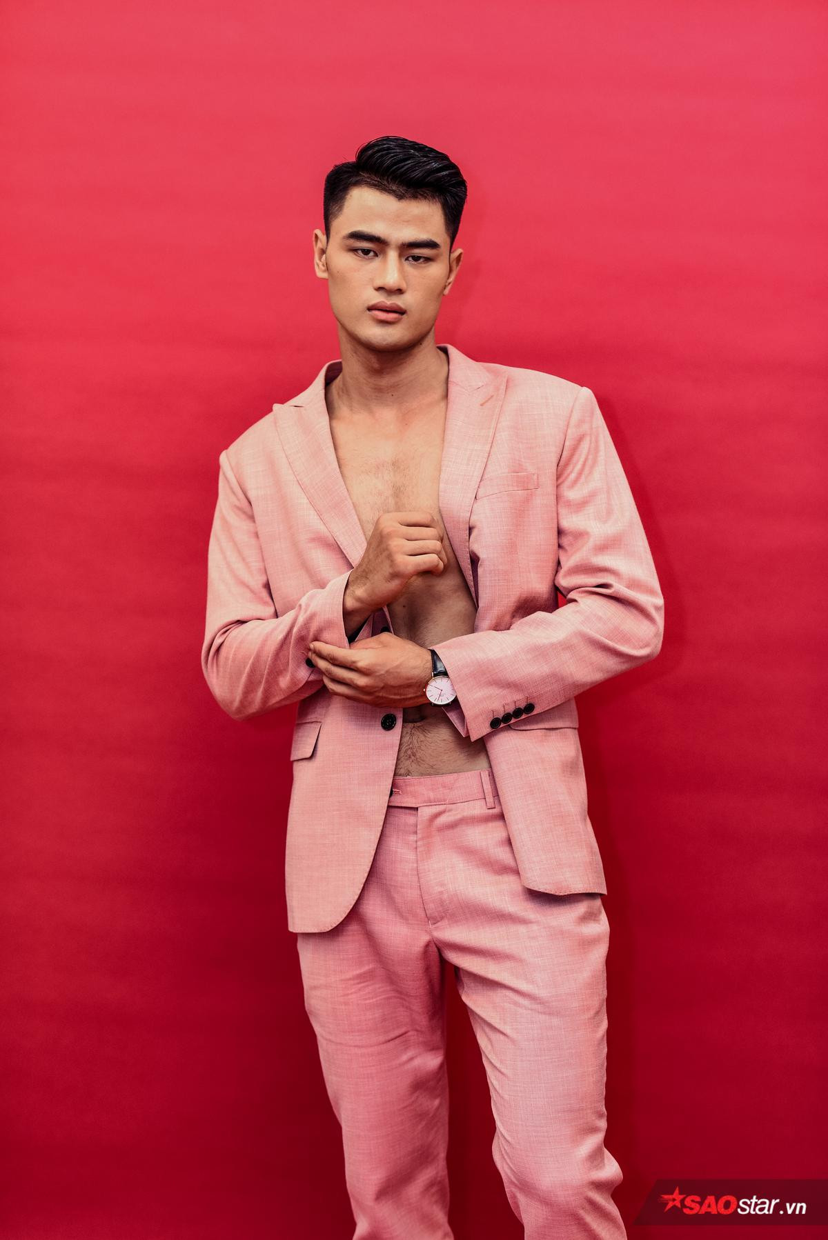 Top 5 Mister Vietnam 2019 vạch áo, khoe cơ bụng 6 múi, Hữu Đạt cover Hồng nhan 'siêu ngầu' Ảnh 10