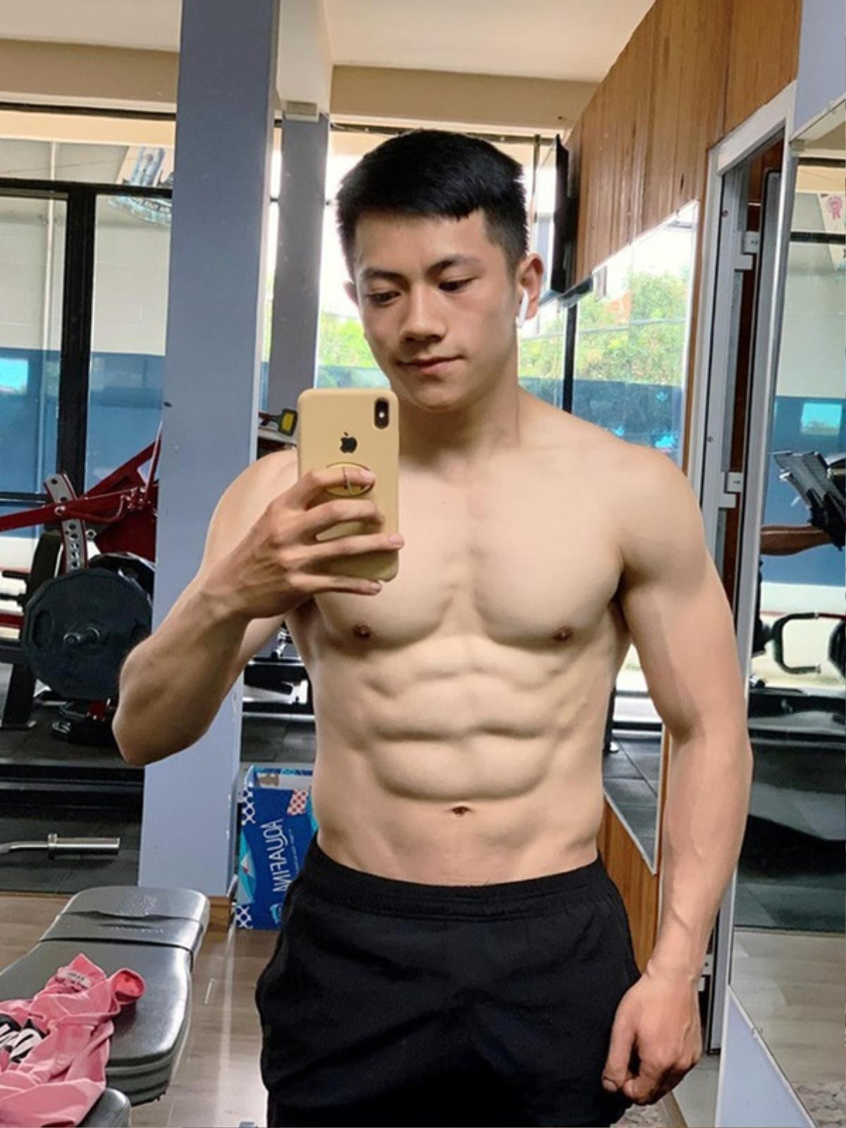 Bốn chàng hotboy sinh năm 1997 khiến cộng động mạng phát sốt bởi tài năng và ngoại hình 'cực phẩm' Ảnh 9