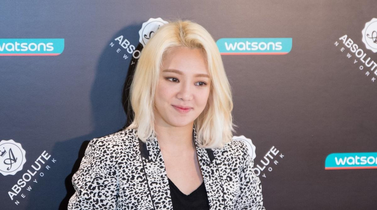 Hyoyeon (SNSD) tẩy tóc 2 lần/tuần với hy vọng tóc vàng hoe sẽ mọc lên thật sự? Ảnh 14