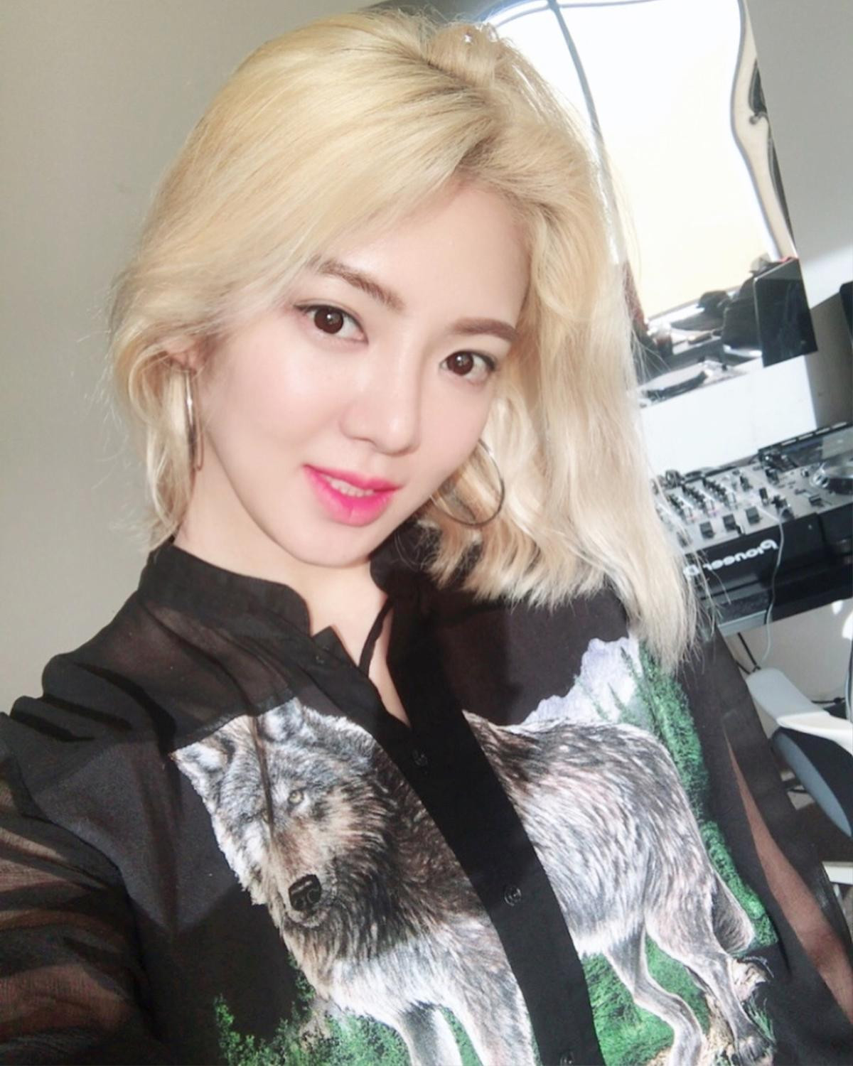 Hyoyeon (SNSD) tẩy tóc 2 lần/tuần với hy vọng tóc vàng hoe sẽ mọc lên thật sự? Ảnh 6