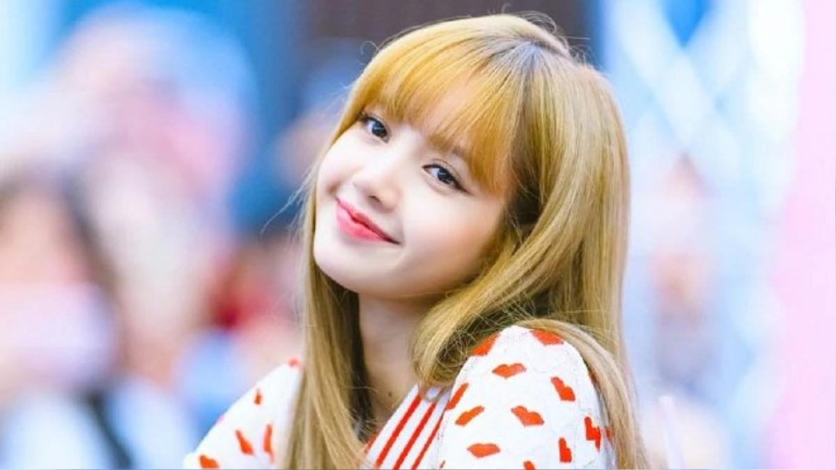 Lisa (BlackPink) khiến người hâm mộ 'nở mũi' vì hành động đẹp này! Ảnh 2