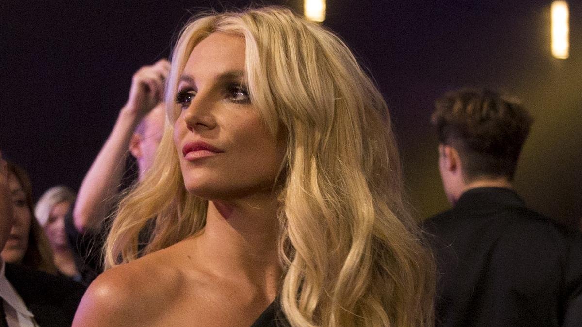 Phiên tòa quyền bảo hộ của Britney Spears và bố: Bất lợi nghiêng về phía nữ ca sĩ Ảnh 2