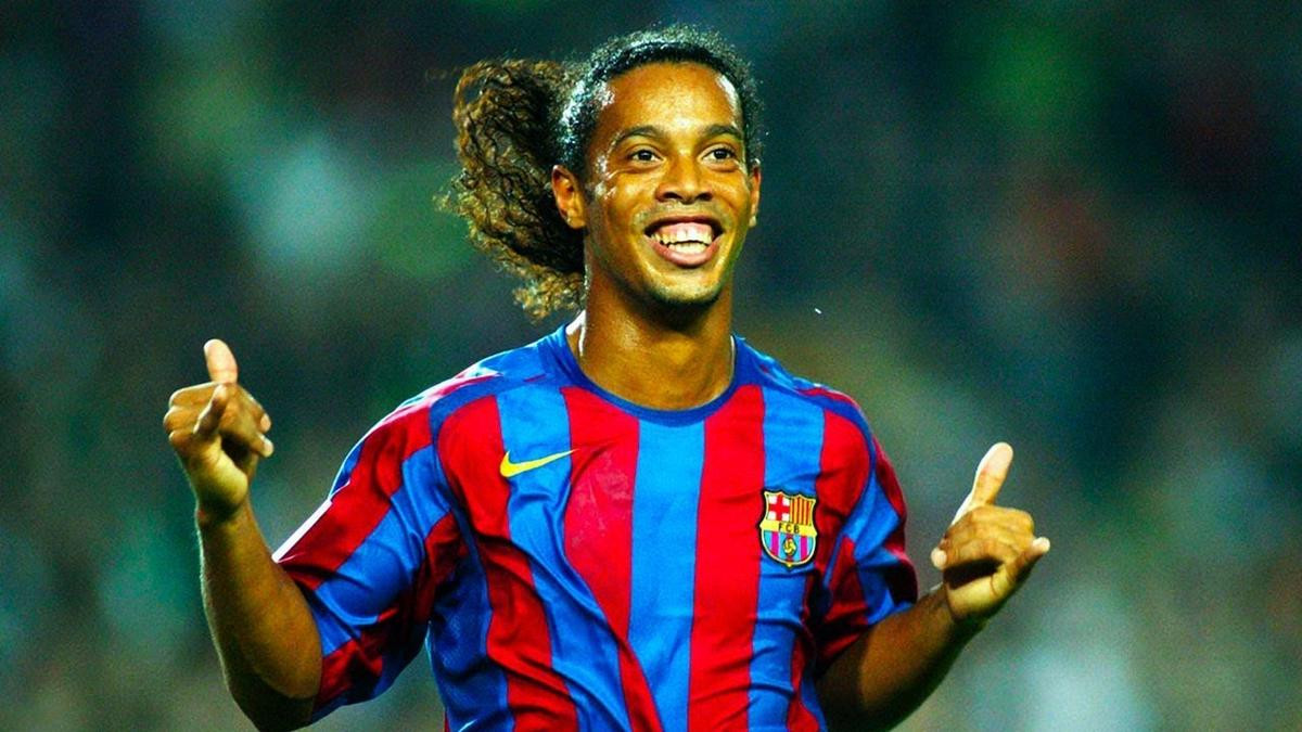 Ronaldinho và thú vui quái đản chuyện 'giường chiếu' trước mỗi trận đấu Ảnh 1