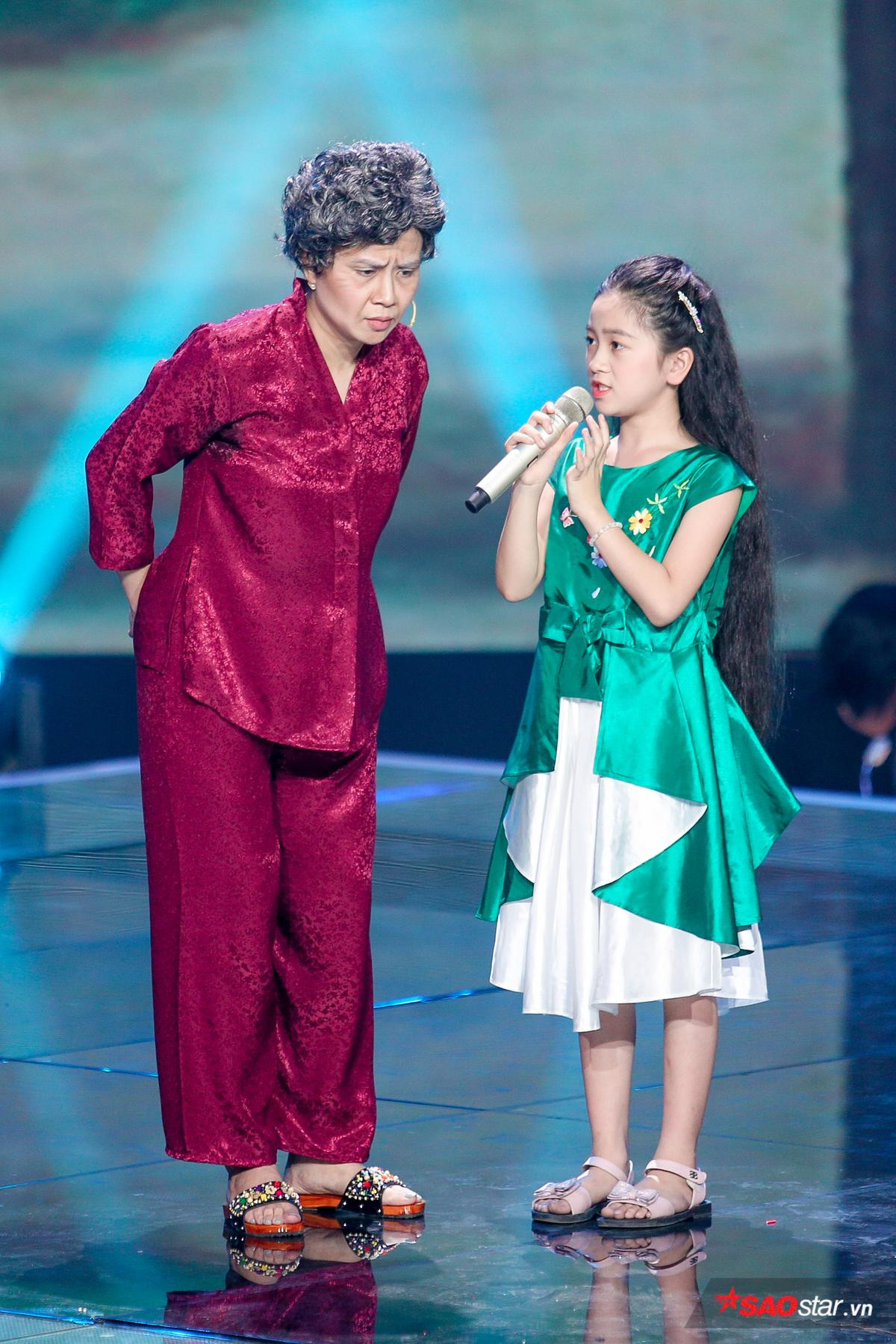 Minh Châu tỏa sáng cùng The Wings, Minh Tâm bản lĩnh một mình 'cân cả' sân khấu The Voice Kids Ảnh 7