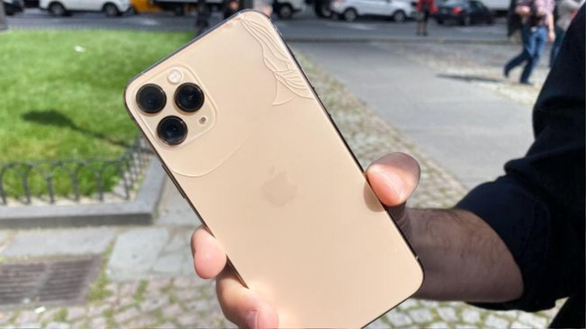 'Tra tấn' iPhone 11 Pro Max bằng thử nghiệm thả rơi và cái kết hoàn toàn bất ngờ Ảnh 2