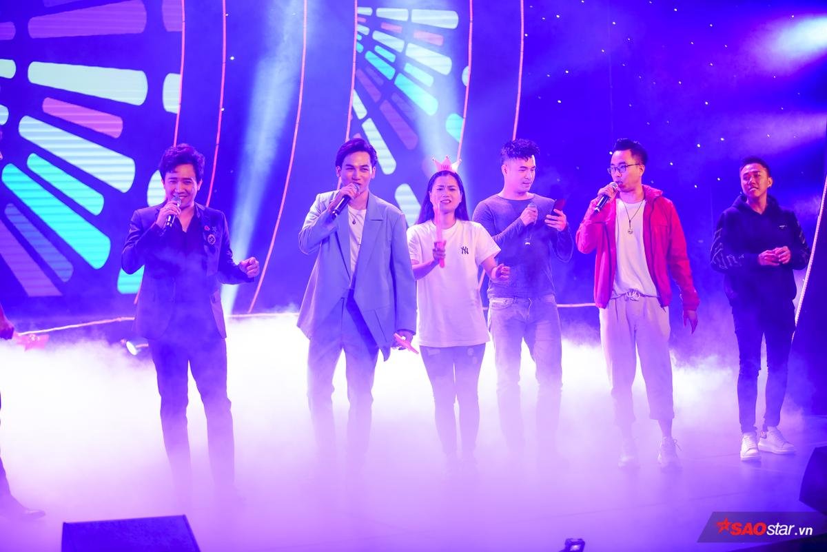 Hari Won bị Trấn Thành tố thiếu chuyên nghiệp ngay trên sân khấu mini concert Galaxy Of Love Ảnh 23