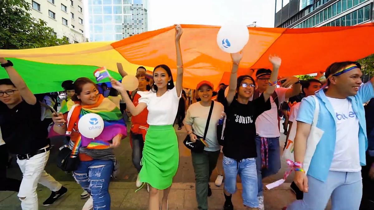 Thu Hiền ghi điểm khi ủng hộ cộng đồng LGBT trong video giới thiệu tại Miss Asia Pacific International 2019 Ảnh 2