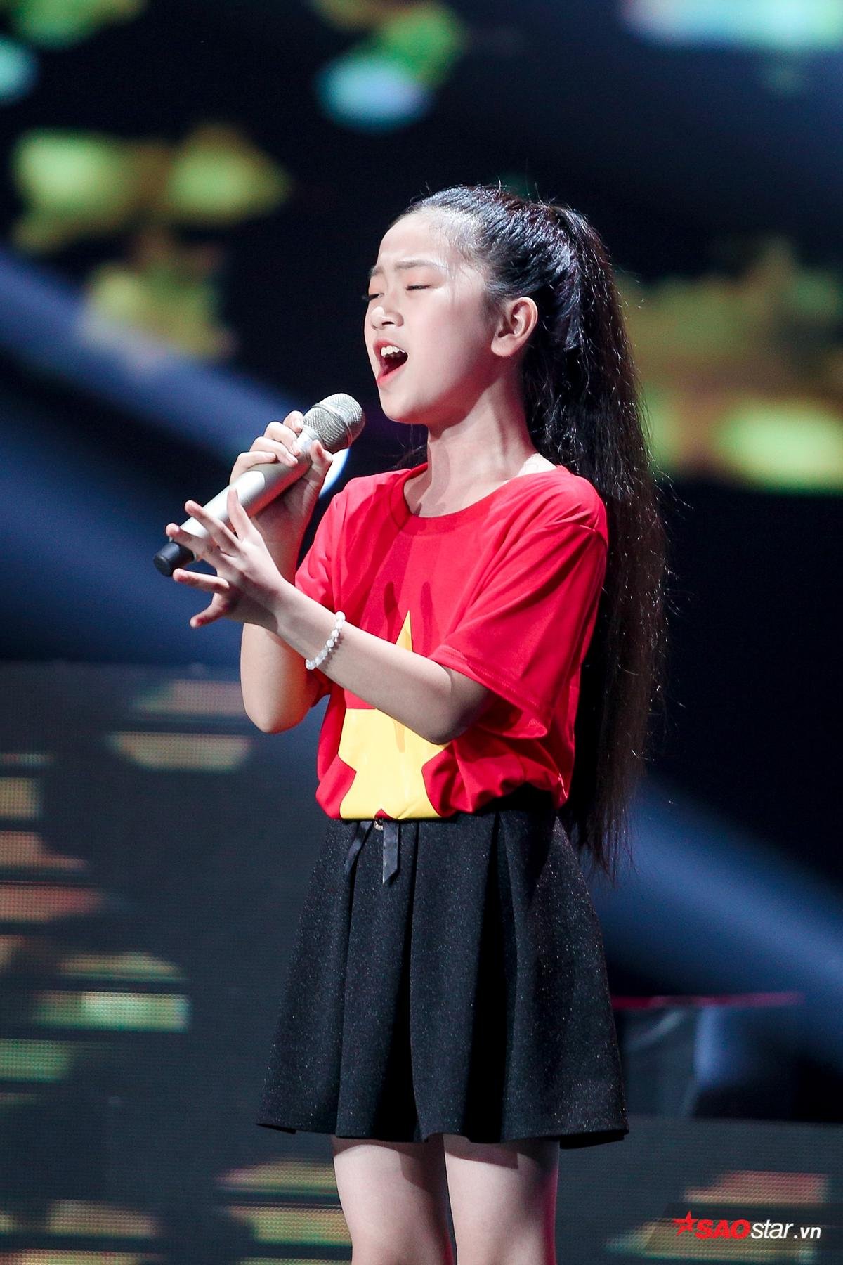 Sau tập 10 The Voice Kids: Khánh An gây ấn tượng mạnh với ca khúc tặng mẹ, Kiều Minh Tâm giữ vững phong độ Ảnh 7